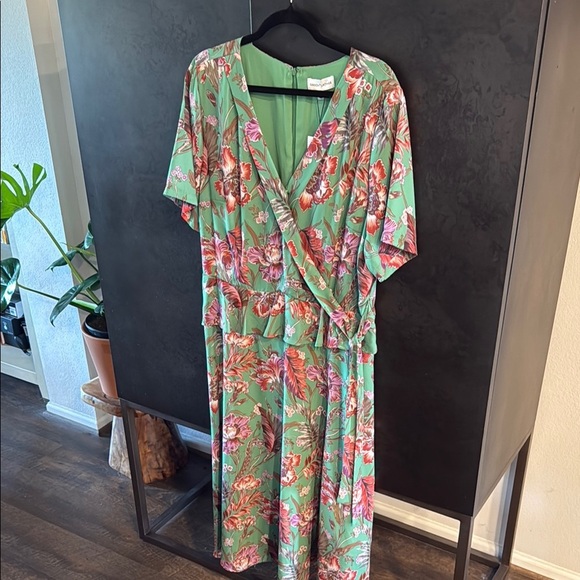 Gibson Latimer Green Floral Midi Dress - Picture 1 of 6